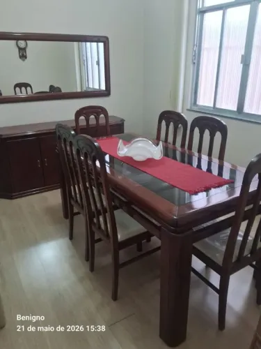 Mesa com cadeiras