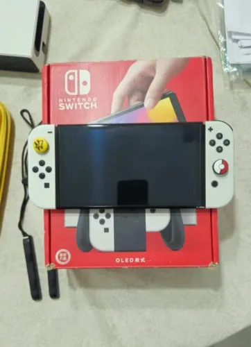 Nintendo Switch Oled 64gb Branco Com Mario Kart E Pokemon Brilliant Diamond