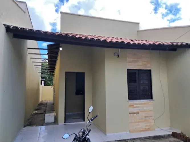 Compre sem entrada, CASA DESOCUPADA 2Q, QUINTAL, GARAGEM COBERTA. Pretação baixa!