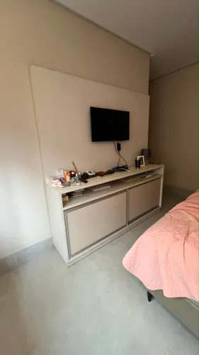 Vendo armário de chão