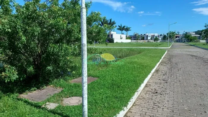 Terreno plano de 396,90m², plano, com ESCRITURA PÚBLICA, no Condomínio Caminho do Engenho