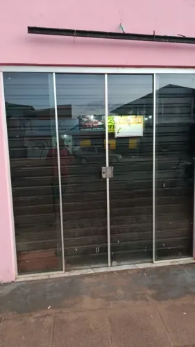 Aluga-se um ponto