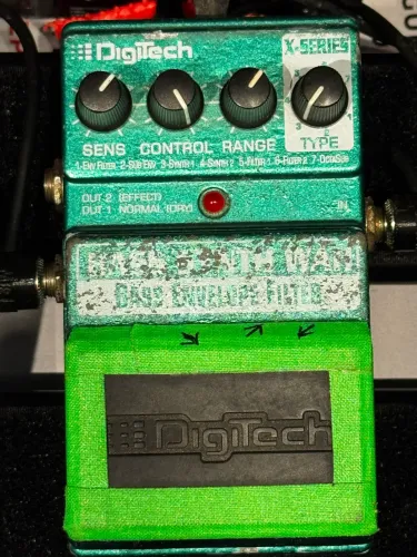 Pedal digitech Bass Synth Wah
