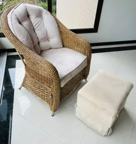 Conjunto Poltrona Rattan com Puff