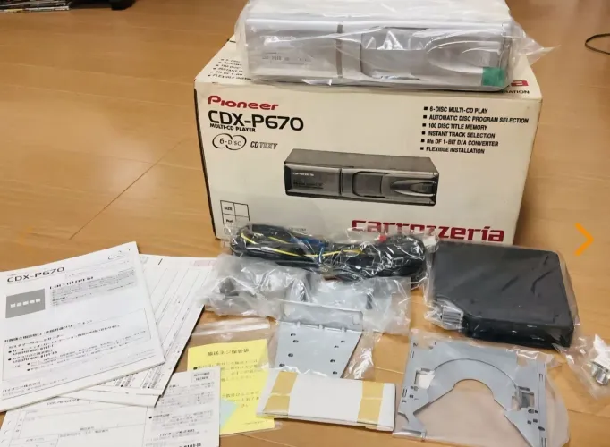 Disqueteira Pioneer carrozzeria cdx p670 nova sem uso