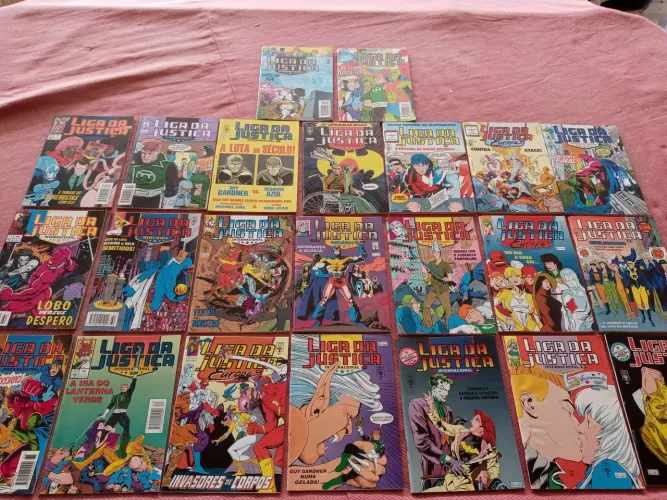 23 Revistas em quadrinhos da Liga da Justiça