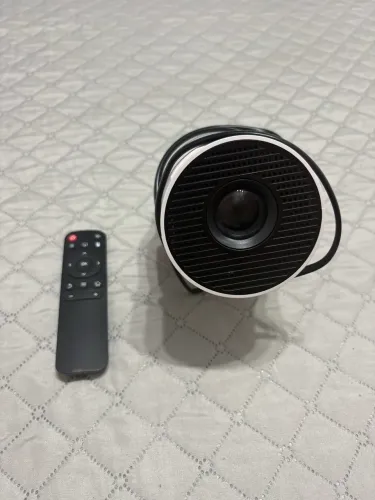 Mini projetor portátil