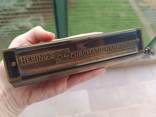 Gaita De Boca Hering Cromática Ouro Velho 64 Vozes Em Dó