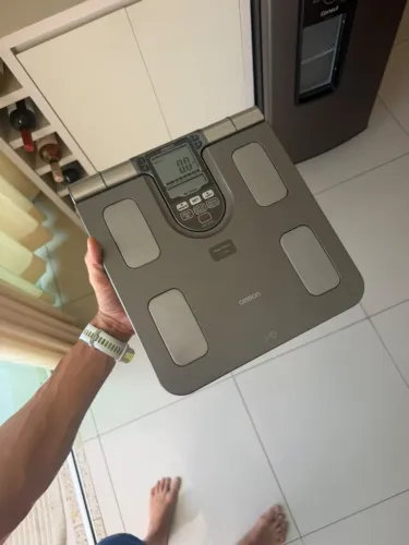 Balança de Controle Corporal por Bioimpedância HBF-514 OMRON (No cartão em até 3x).