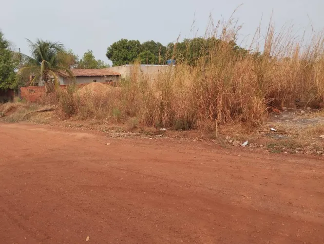 Vendo terreno com 360m2 em Santo Antonio do Leverger