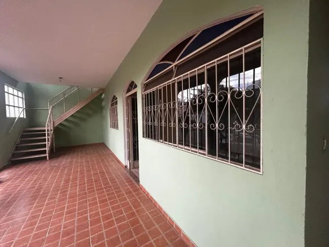 Casa 2º Andar - Varanda - Suíte - Ótima Localização