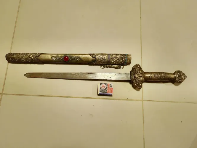 Espadim chinês antigo ,