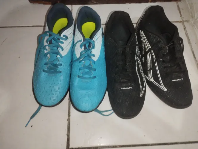 Duas chuteiras