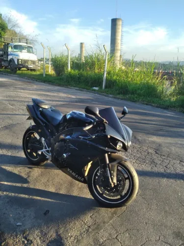 R1 zerada apenas  32 mil km rodados 