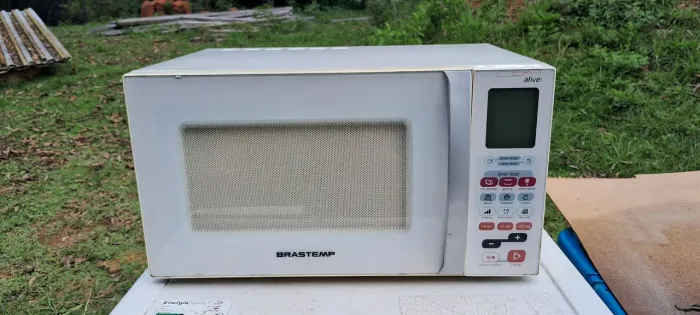 Micro-ondas Brastemp Active 30l com Glatinador