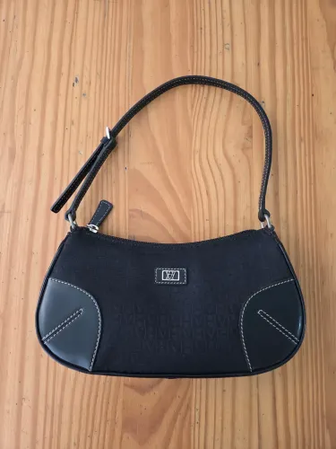 Bolsa Pequena Victor Hugo Original Monograma Preta