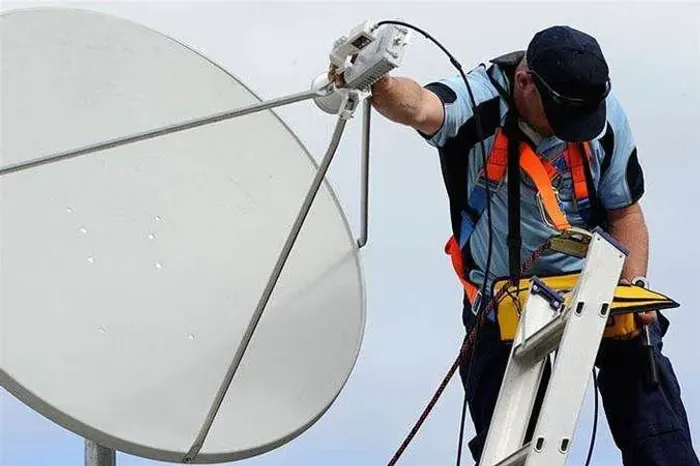 Faço manutenção e instalação de antenas e receptores