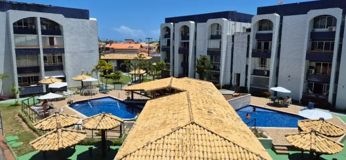 Apartamento Duplex em Vilas do Atlântico, 2 quartos, 2 varandas, há 500m da praia