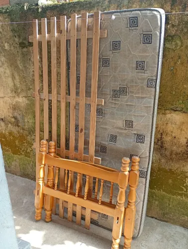 Cama e colchão 