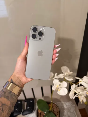 iPhone 16 Pro Max Titânio Natural