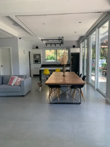 Casa 180m mais estúdio em meio a mata Atlântica 