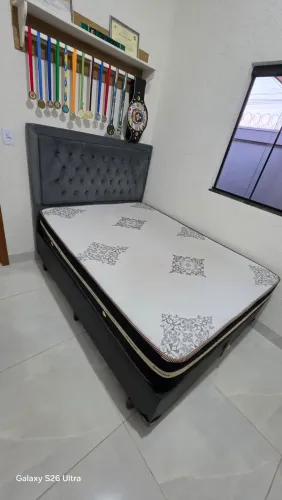 Cama de casal com cabeceira