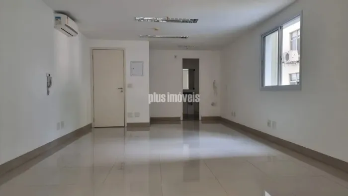 Sala Comercial - 38m2 - 1 Vaga de Garagem - Jardins