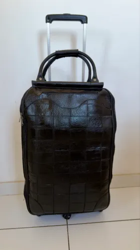 Mala Artesanal. Couro Legítimo. Peça Exclusiva. Nunca Usada - 60 cm × 40 cm.