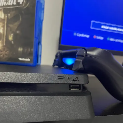 PlayStation 4 - Slim em perfeito estado 