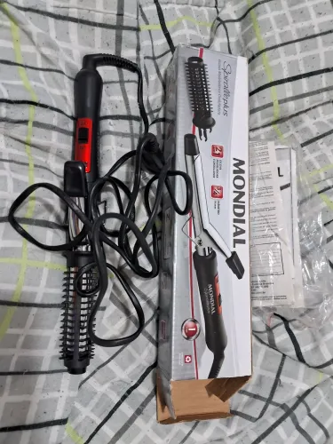 Escova modeladora com babyliss mondial