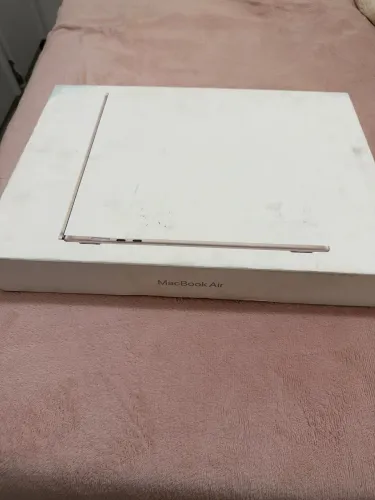 MacBook Air 15 polegadas (2025) M4 - 16GB / 512GB - Novo - LACRADO