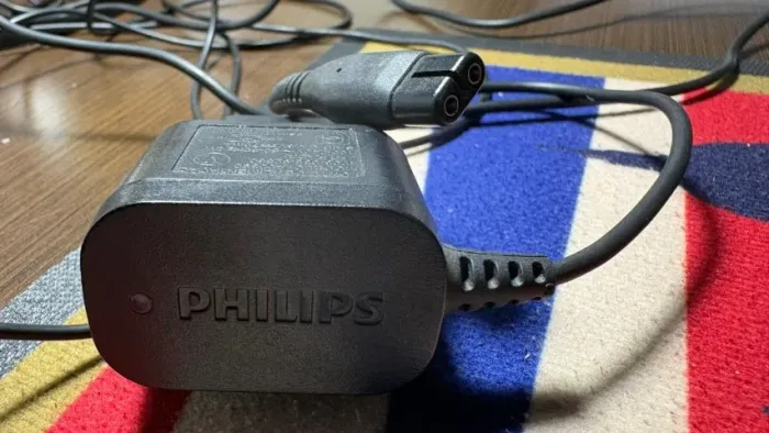 Carregador Philips Barbeador A00390 4,3v 70ma (Usado) aparador