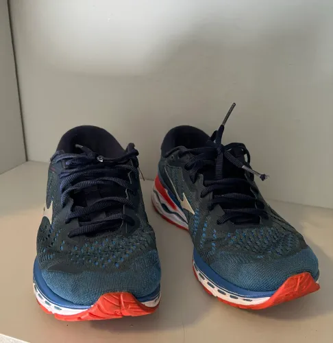 Mizuno Wave Nitron