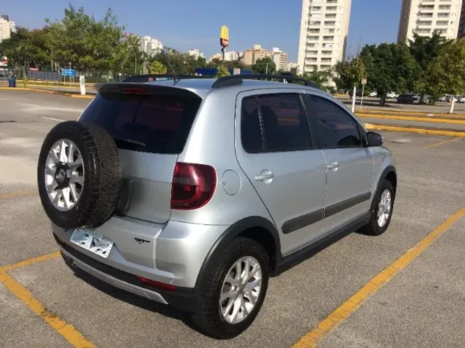 Volkswagen Crossfox 1.6 MI Total Flex 8V 5P 2014