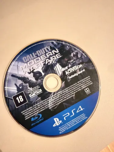Vendo call of duty ps4