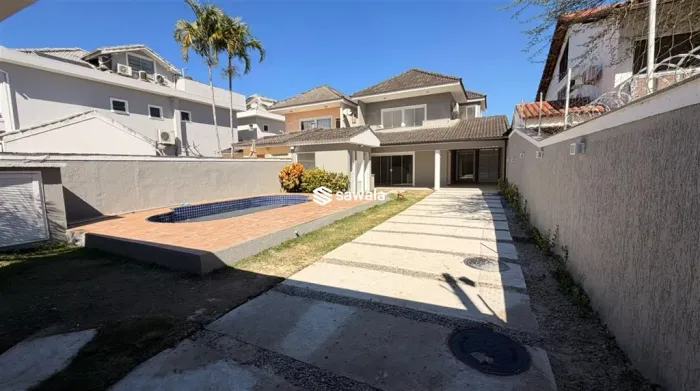 Casa de Alto Padrão para Locação na Barra da Tijuca Condomínio Rio Mar | 400m² de Confort