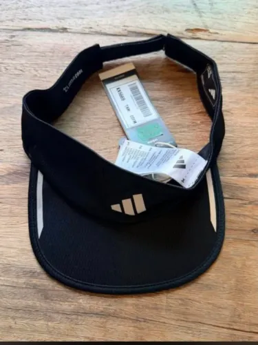 viseira da addidas rara.