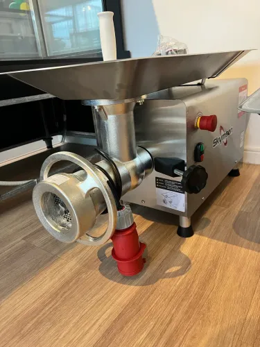 Picador de carne industrial boca 98 Skymsen novo pronta entrega