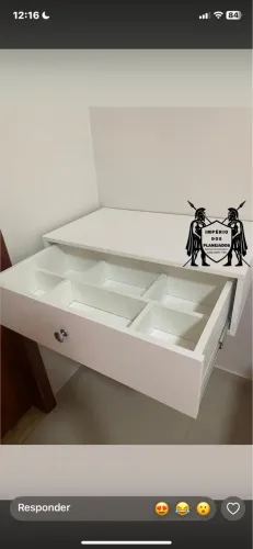 mesa de maquiagem suspensa