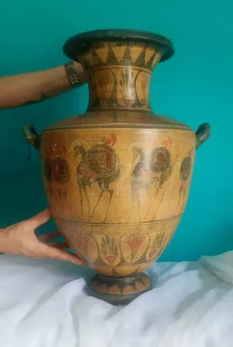 Antigo e imponente vaso / ânfora em cerâmica - grécia
