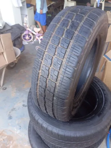 Pneus R16c oportunidade