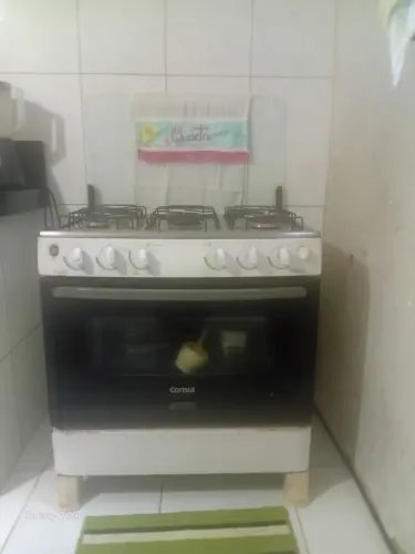 Vendo fogão de cinco bocas e fono elétrica