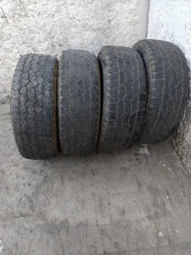 4 pneus 245/70/16 usados tirado de uma ranger