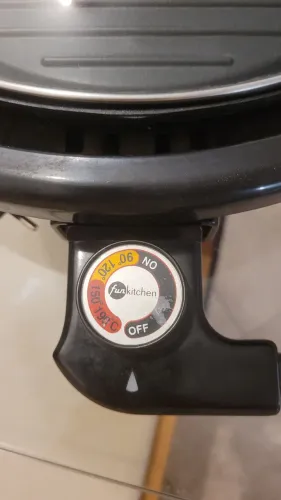Grill Elétrico Redondo com Termostato e Tampa de Vidro