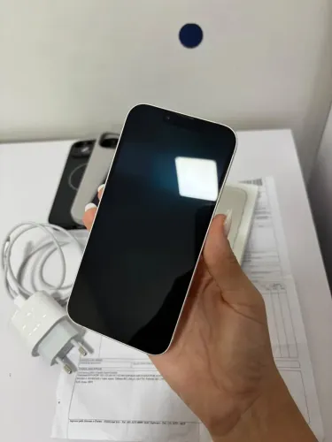 iPhone 13 Branco com NOTA! Bateria em 87%?
