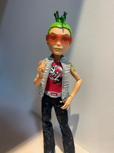 Boneco Deuce Gorgon Ghouls Alive - Monster High