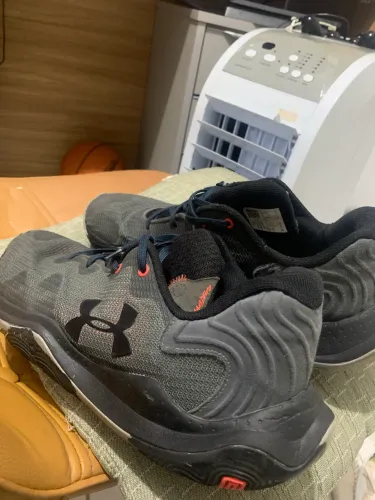 Tênis de Baska under armour buzzer