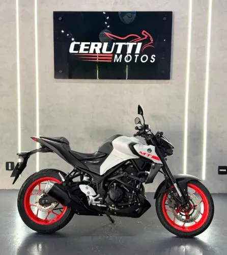 Yamaha MT 03 Abs 2021 com apenas 12 mil km