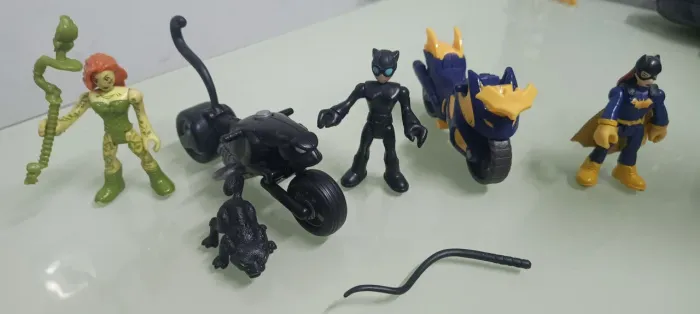 Mulher gato, Hera venenosa e Batgirl Imaginext