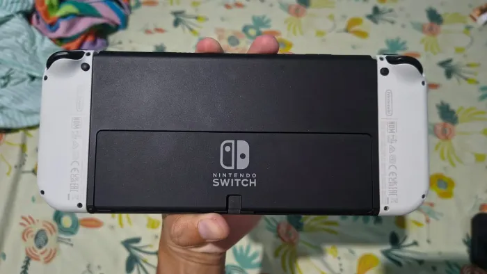 NINTENDO SWITCH 6 MESES DE USO